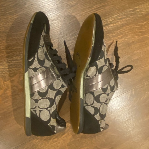 Coach Shoes - Coach Sneaker women’s Size 8.5 Black/Silver
